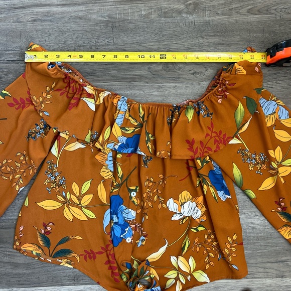 Peach Love California Women's Brown Floral Off The Shoulder Blouse Size Small - Picture 8 of 8
